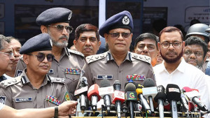 মহাসড়কে বাজারকেন্দ্রিক যানজট দূর করার নির্দেশ আইজিপির