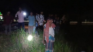 ‘ট্রেনের হুইসেল পেয়ে সবাই সরে গেলেও ৫ জন কাটা পড়ে ঘটনাস্থলেই মারা যান’ 