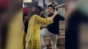 টিএসসিতে নারীকে লাঞ্ছিত করার ঘটনায় ঢাবির ৩ শিক্ষার্থী ৬ মাসের জন্য বহিষ্কার