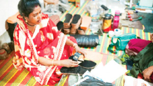 জুতা সেলাইয়ে গাথা জীবন