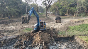 খাল খননের মাটি দিয়ে ভরাট আ.লীগ নেতার পুকুর-বাড়ি