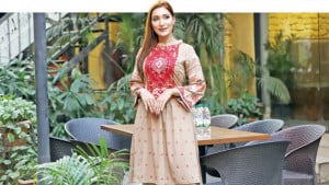 কুর্তি কামিজে বাহারি কাট-ছাঁট