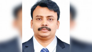 রাষ্ট্রপতিকে অসম্মানের ‘সাংবিধানিক বৈধতা’ বন্ধ হোক