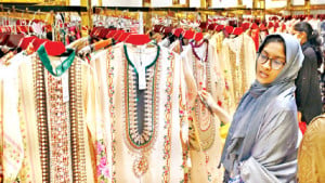 এবার পাকিস্তানি পোশাকের দাপট