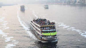নৌপথে ভিড় বাড়ছে ঘরমুখো মানুষের