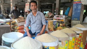 ভরা মৌসুমে নওগাঁয় চালের দাম বাড়ল