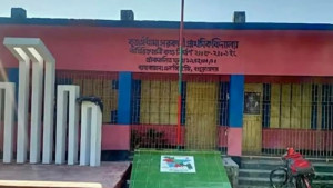 শিক্ষার্থীদের গলায় জুতার মালা পরানো সেই শিক্ষিকা সাময়িক বরখাস্ত