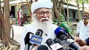 সরকার উৎখাতের পরিকল্পনার অংশ হিসেবে শাহ আলী মাজারে হামলা: ফরহাদ মজহার