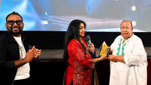  নিউইয়র্কে ফরিদুর রেজা সাগরকে বায়োস্কপ ফিল্মসের সম্মাননা