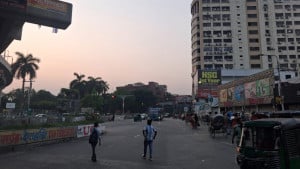 ফাঁকা ঢাকায় ঈদ, ‘বখশিসের’ নামে বাড়তি ভাড়ার চাপ