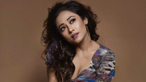 নির্জন ঘরে ডেকে যৌন হয়রানি, আইনি পথে হাঁটলেন অভিনেত্রী