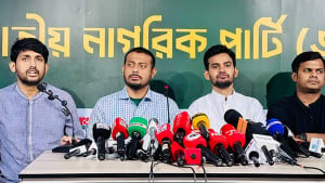 ডিম আমার চোখে এসে লাগে, আমি অন্ধকার দেখছিলাম: নাসীরুদ্দীন পাটওয়ারী