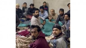হত্যা করে লাশ সাগরে ভাসিয়ে দেওয়ার হুমকি দালাল চক্রের