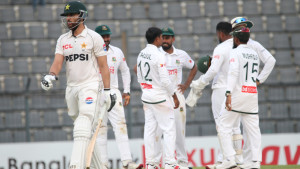 তাইজুলের জোড়া শিকারে শেষ বিকেলে স্বস্তি বাংলাদেশের