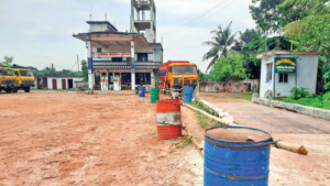 ফিলিং স্টেশনে তেল আছে, ভিড় নেই