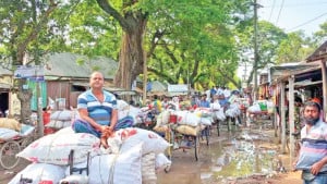 মণে ৪২ কেজি পেঁয়াজ দিতে রাজি না হওয়ায় সিন্ডিকেট করে কেনা বন্ধ