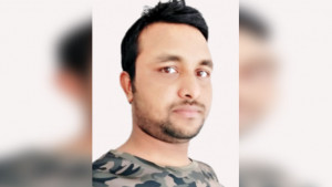 ‘পোলারে অনেক কষ্টে বিদেশ পাঠাইছিলাম, ক্যান যুদ্ধে গেল’