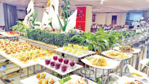 পেনিনসুলায়  শুরু ড্রাগন অ্যান্ড  লোটাস বুফে