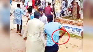নাসীরুদ্দীনকে ডিম নিক্ষেপ, অস্ত্র নিয়ে মবের অভিযোগ বিএনপির