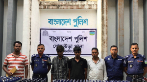 ধোবাউড়ায় ৫৪৯ বোতল মদসহ পিকআপ জব্দ, আটক ৩