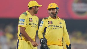 শর্তসাপেক্ষে বিদায়ী ম্যাচ পেতে পারেন ধোনি: অশ্বিন