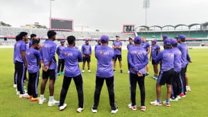 টসে হেরে ব্যাটিংয়ে বাংলাদেশ, একাদশে সাইফউদ্দিন