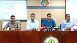 বদলি ও পদোন্নতির নামে প্রতারণা, স্বরাষ্ট্র মন্ত্রণালয়ের কর্মকর্তাসহ গ্রেপ্তার ২ 