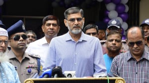 তারা শীর্ষ সন্ত্রাসী সাজতে চাচ্ছে: ডিএমপি কমিশনার