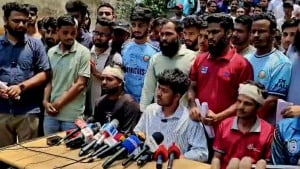দাবি না মানলে ডুয়েটে শাটডাউনের ঘোষণা আন্দোলনকারী শিক্ষার্থীদের
