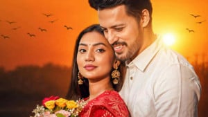 পার্সেল নিয়ে ভুল বোঝাবুঝি থেকে প্রেম
