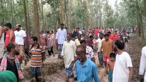 গরুচোর সন্দেহে ৩ জনকে পিটিয়ে হত্যা: ২৫০ গ্রামবাসীর বিরুদ্ধে মামলা