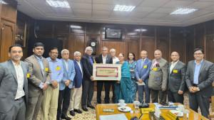 টিকে থাকা দুর্বল কারখানায় দ্রুত অর্থ সহায়তা জরুরি