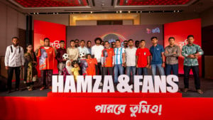 হামজা চৌধুরীর সঙ্গে দেখা করার সুযোগ পেলেন ভক্তরা