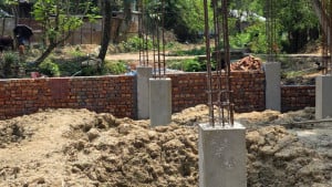 কালভার্ট বন্ধ করে বাড়ি নির্মাণ কৃষিজমিতে জলাবদ্ধতার শঙ্কা