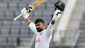 লিটনের ব্যাটিং ‘ভয়ংকর সুন্দর’