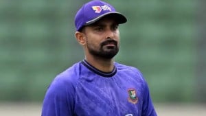 লিটনের কাঠগড়ায় লোয়ার অর্ডার 