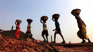 শ্রমিকের মজুরি মূল্যস্ফীতির নাগাল পায় না 