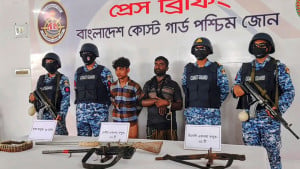 দুই দস্যু আটক, জিম্মি চার জেলে উদ্ধার