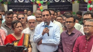 ভূমি অফিসে দালালদের দৌরাত্ম্য দূর করতে একসঙ্গে কাজ করতে হবে: এনামুল হক এনাম
