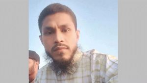 ফতুল্লায় ছোট ভাইকে কুপিয়ে হত্যা, পলাতক বড় ভাই