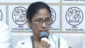 ভোটে হারিনি, পদত্যাগ কেন করব: মমতা