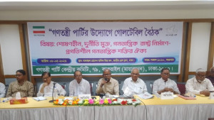 রাজনীতিকে তরুণদের ভাষায় তুলে ধরতে হবে: মান্না