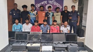 অনলাইন জুয়ার দুই আস্তানায় পুলিশের অভিযান, গ্রেপ্তার ১৫