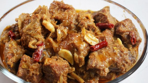 কাটা মসলায় মাংস ভুনা