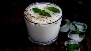 ঈদে বানান স্বাস্থ্যকর পানীয়