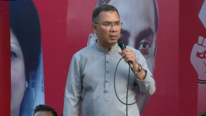 নিজেকেসহ পুরো মন্ত্রিসভাকে শ্রমিক ঘোষণা প্রধানমন্ত্রীর