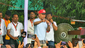 বিতাড়িতদের সঙ্গে খাতির করে একটি দল অরাজক পরিস্থিতি সৃষ্টি করতে চায়: প্রধানমন্ত্রী