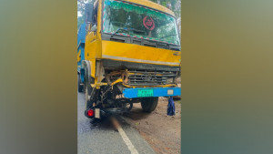 খুলনা-মোংলা সড়কে ট্রাক-মোটরসাইকেল সংঘর্ষে নিহত ৩