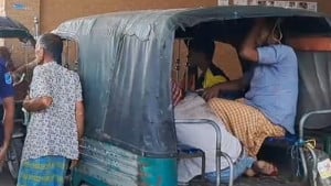 গোপালগঞ্জে বাসচাপায় নিহত ১