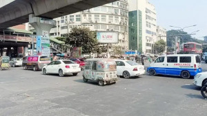 শাহবাগে সার্জেন্টের সঙ্গে ধস্তাধস্তির ঘটনায় মুচলেকা দিয়ে ছাড়া পেলেন অভিযুক্ত